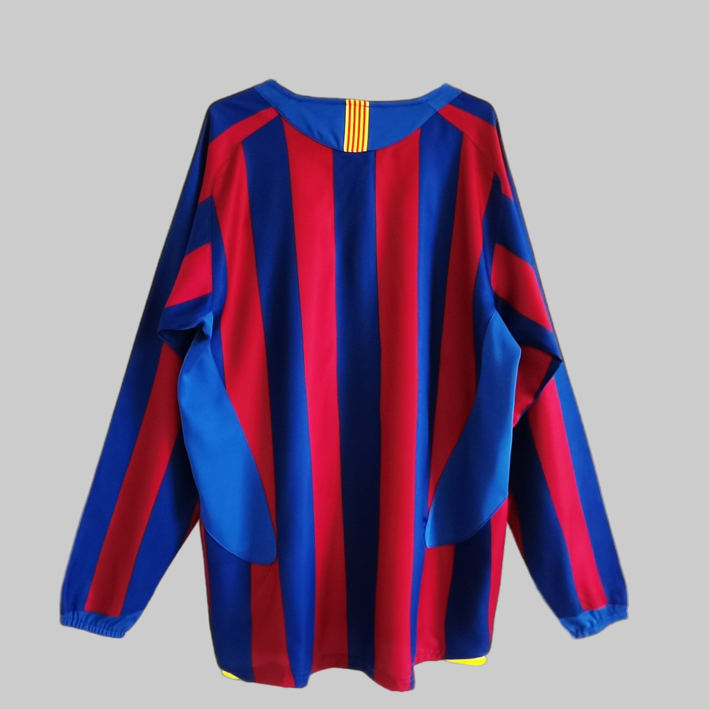 FC Barcelona retro home shirt 2005-06