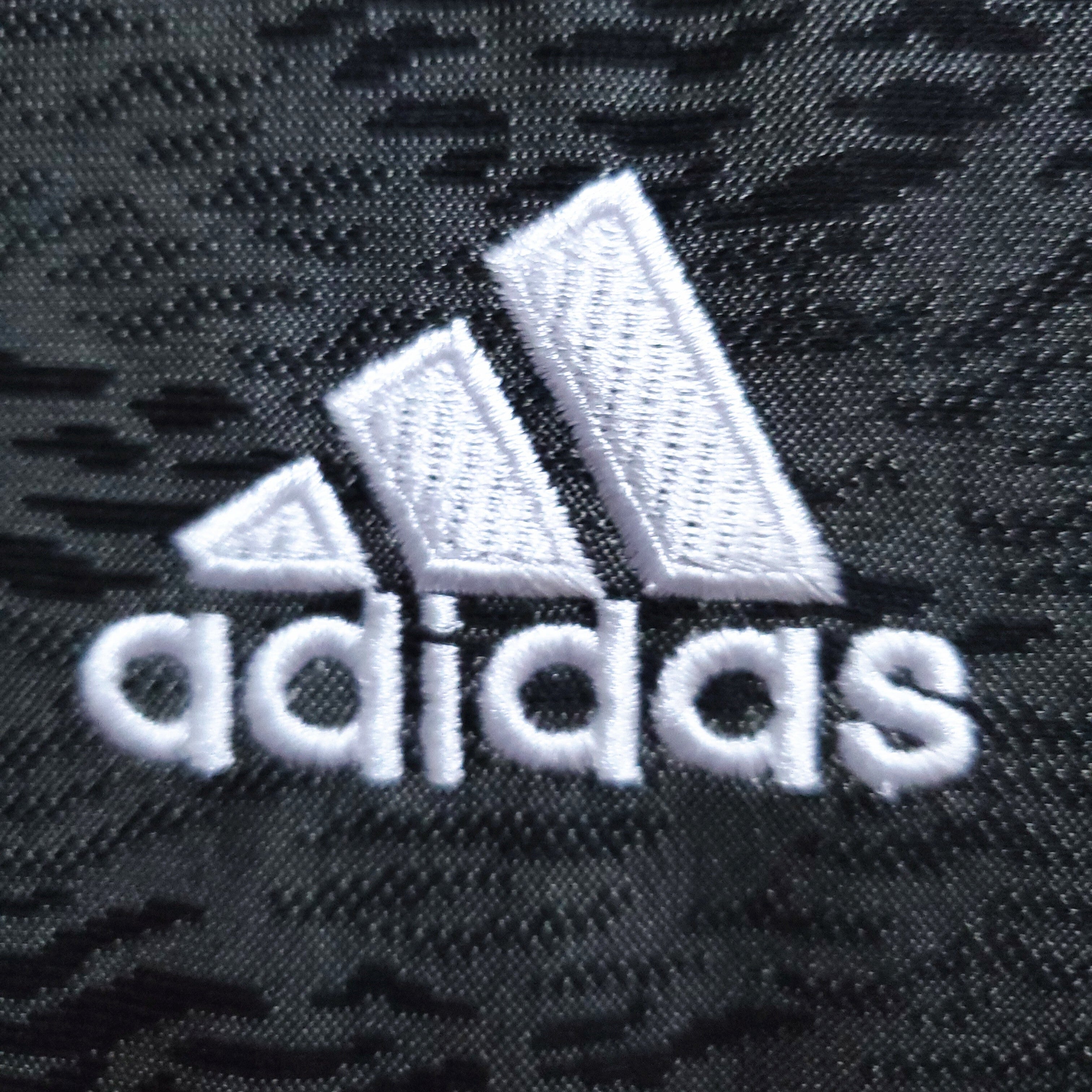 Manchester United retro away shirt 2020-21