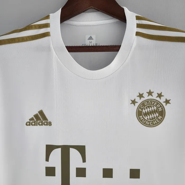 Bayern München away shirt 2022-23
