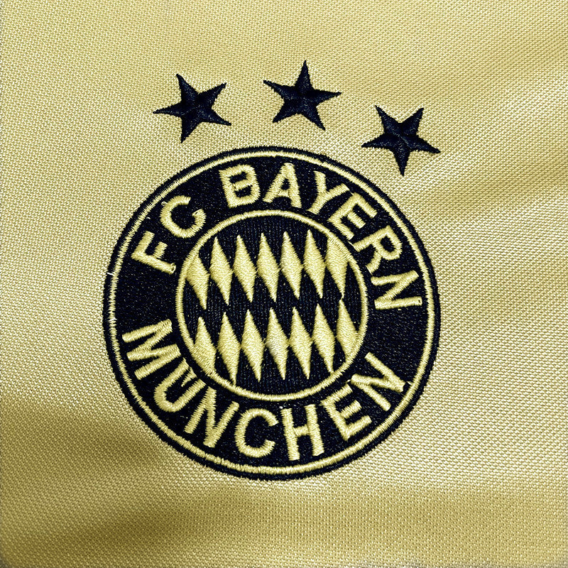 Bayern München retro away shirt 2004-05