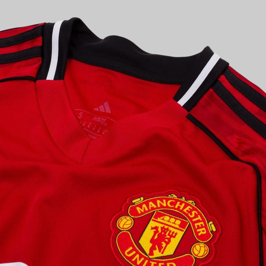 Manchester United home shirt 2025-26