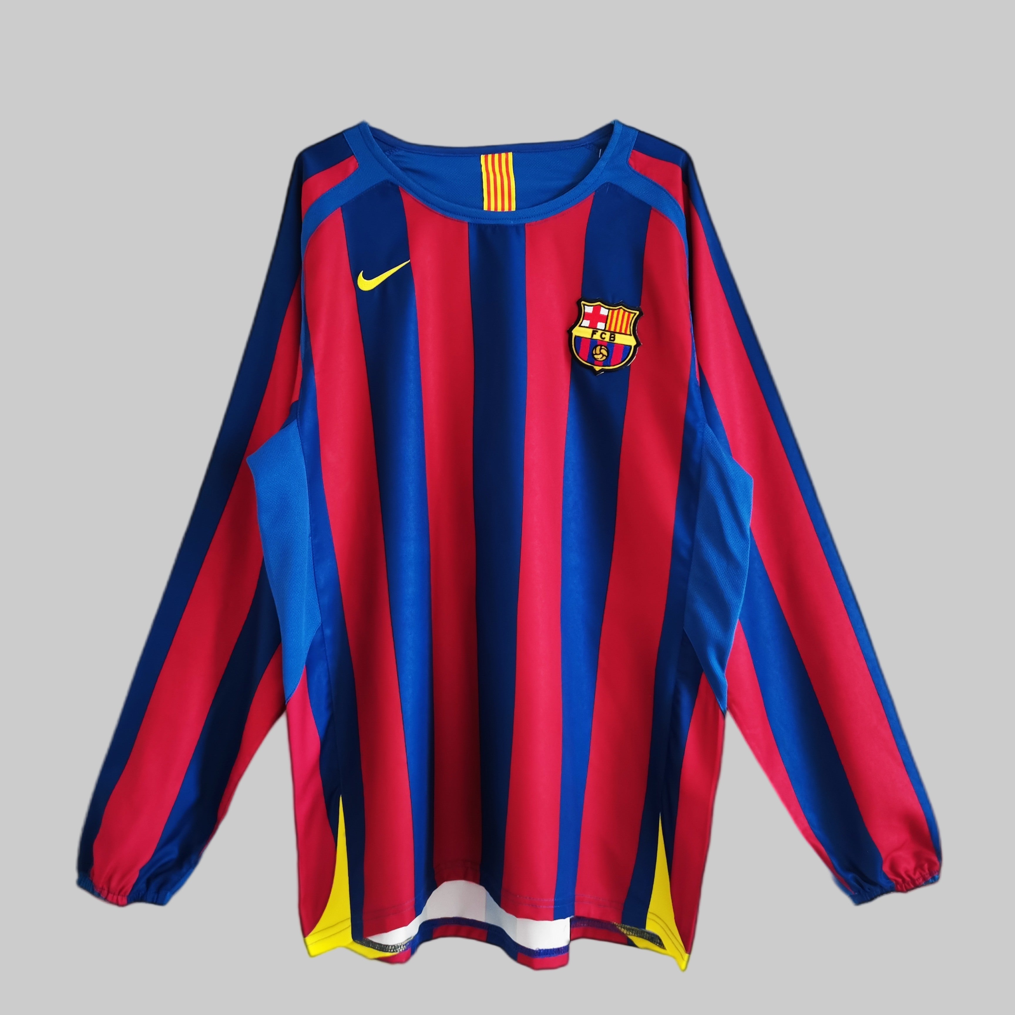 FC Barcelona retro home shirt 2005-06