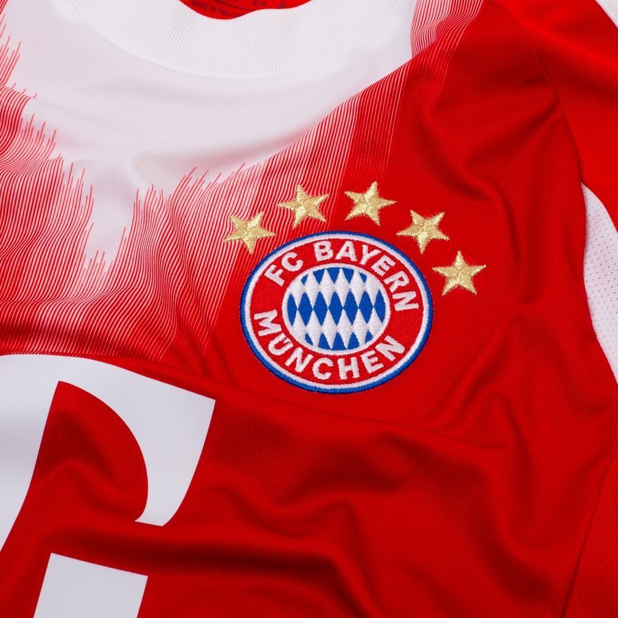 Bayern München Home shirt 2025-26