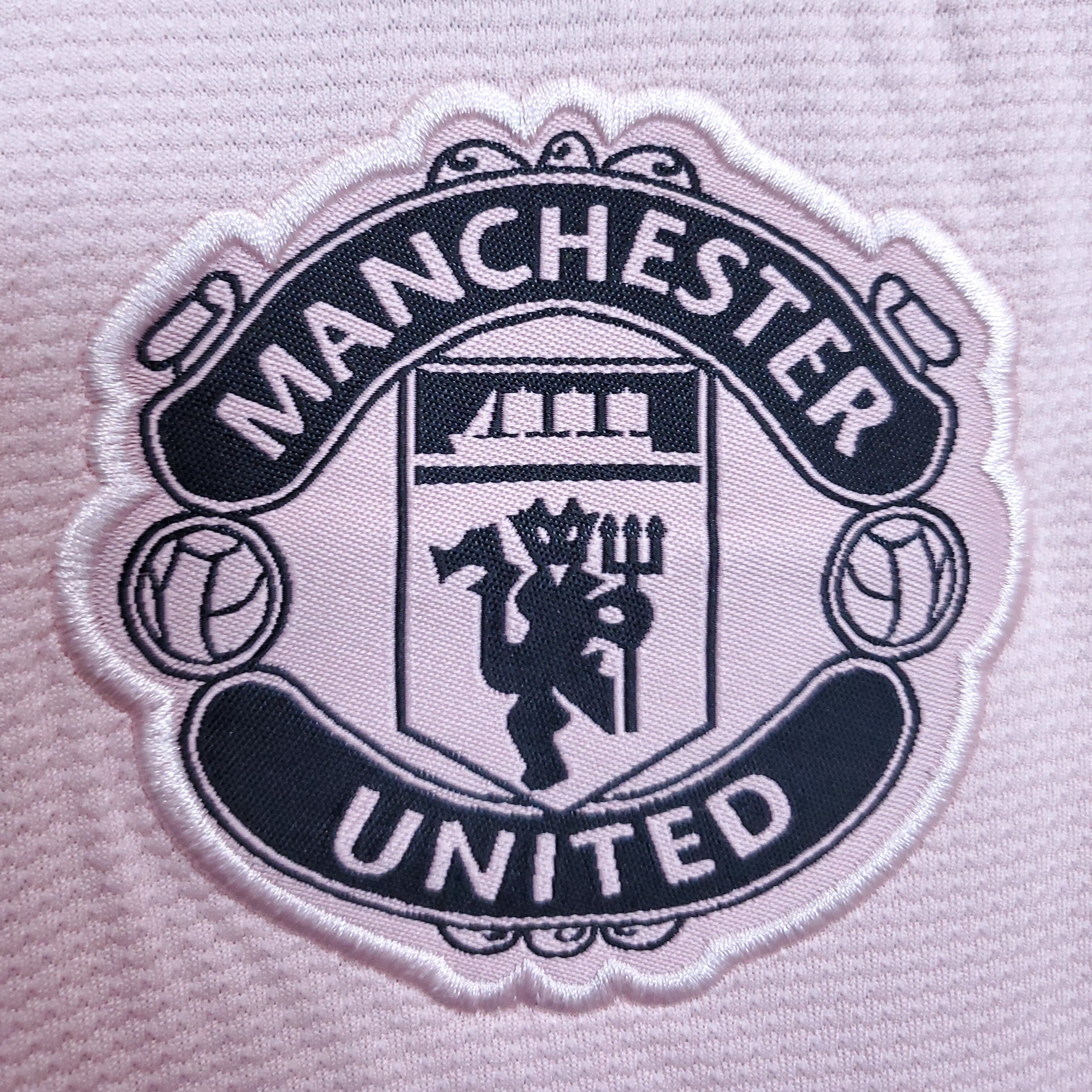 Manchester United retro away shirt 2018-19
