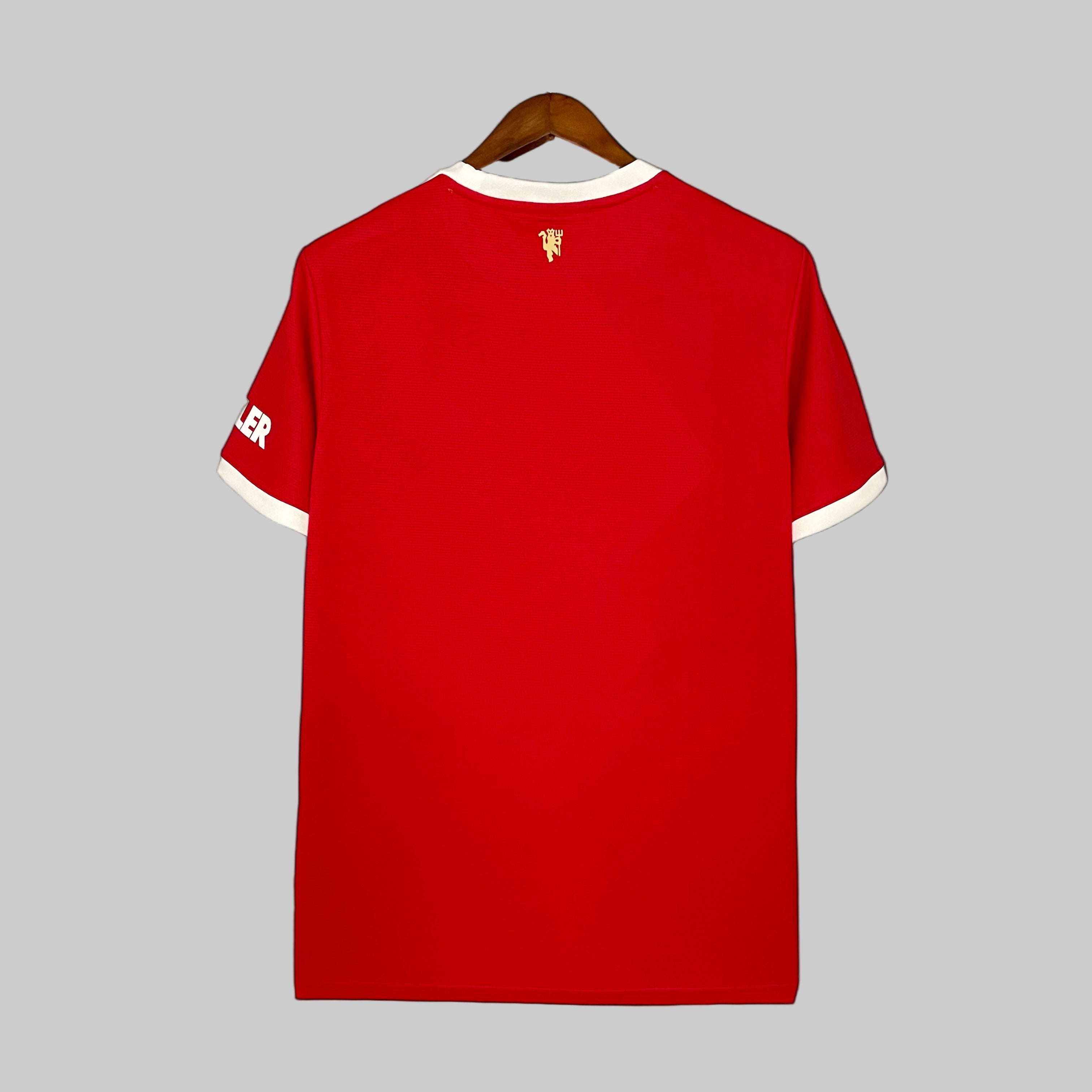 Manchester United home shirt 2021-22