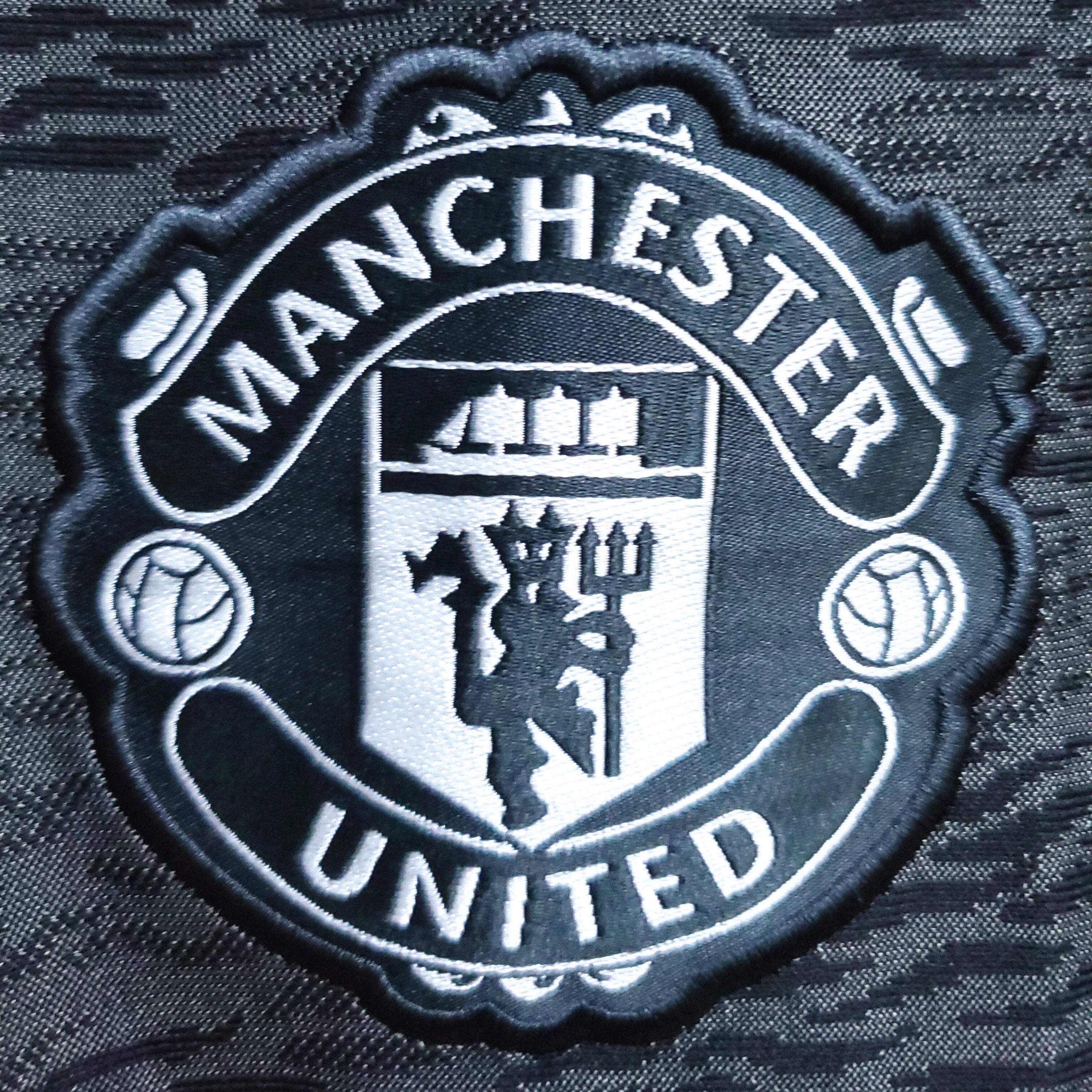 Manchester United retro away shirt 2020-21