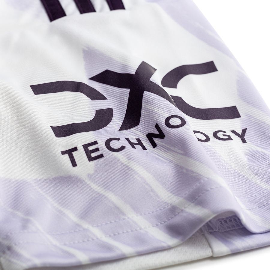 Manchester United away shirt 2025-26