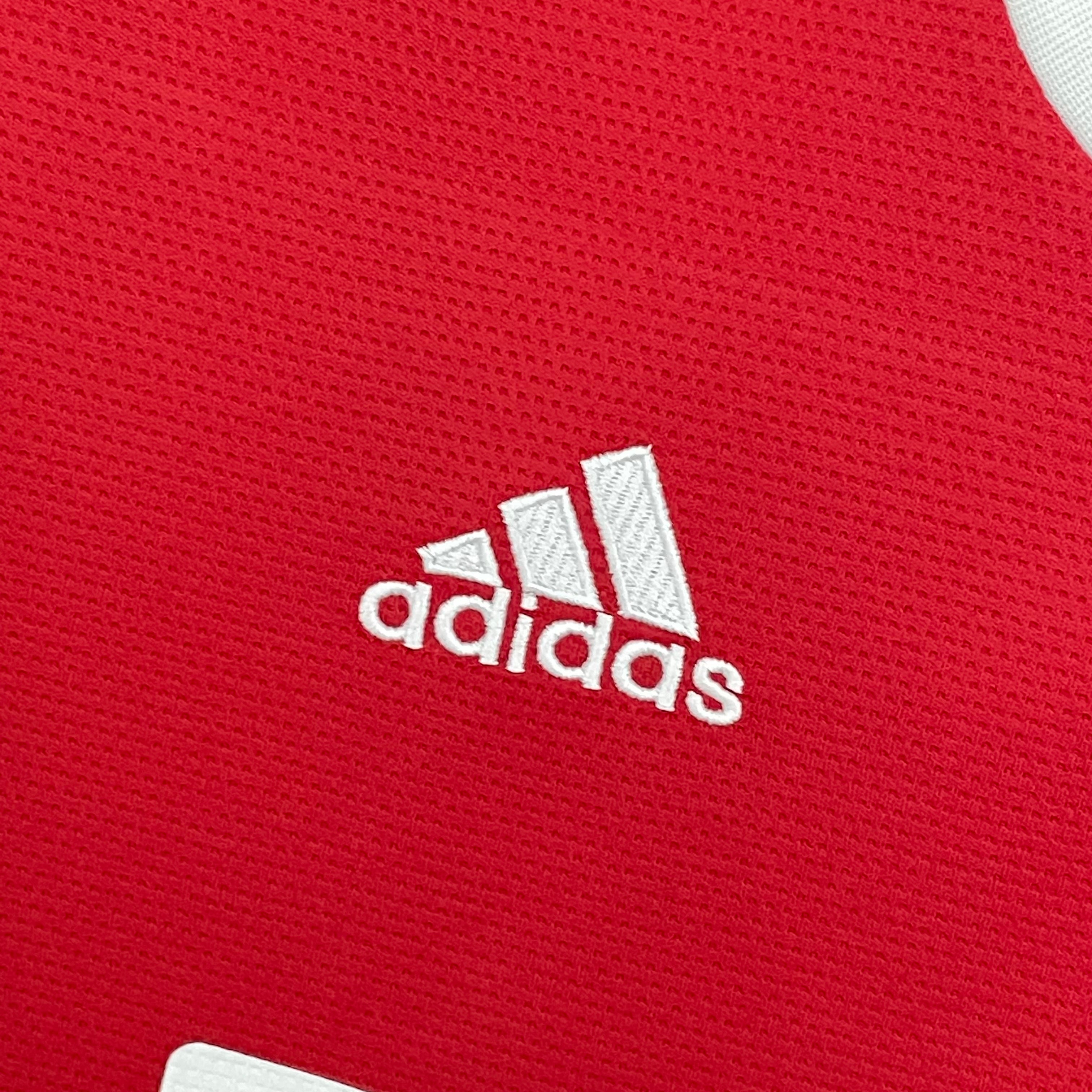 Manchester United home shirt 2021-22
