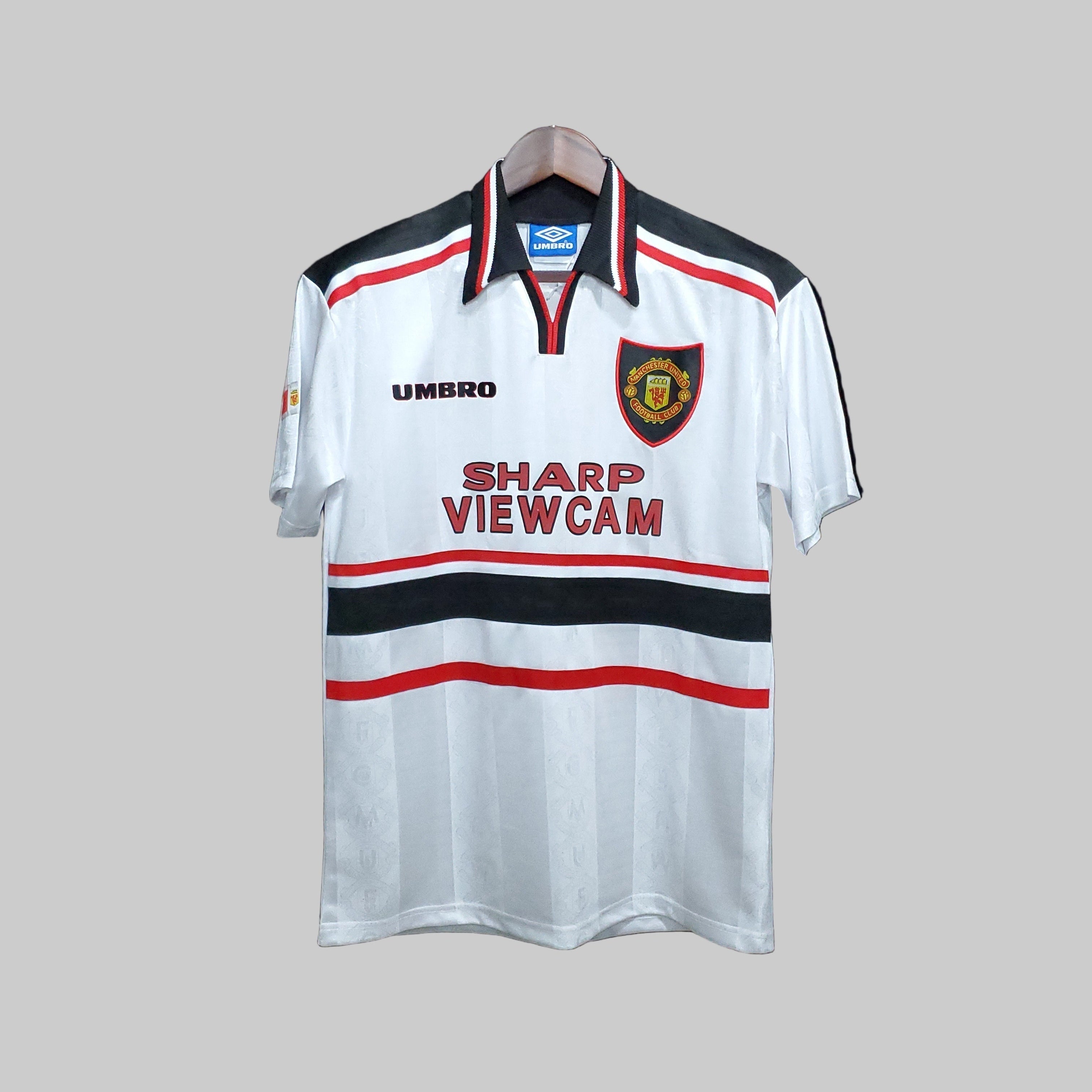 Manchester United retro away shirt 1997-98