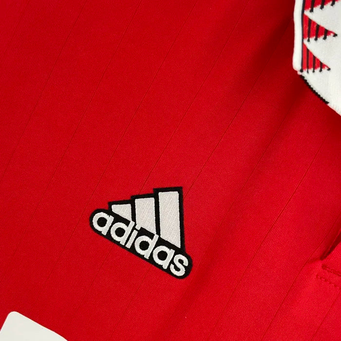 Manchester United home shirt 2022-23