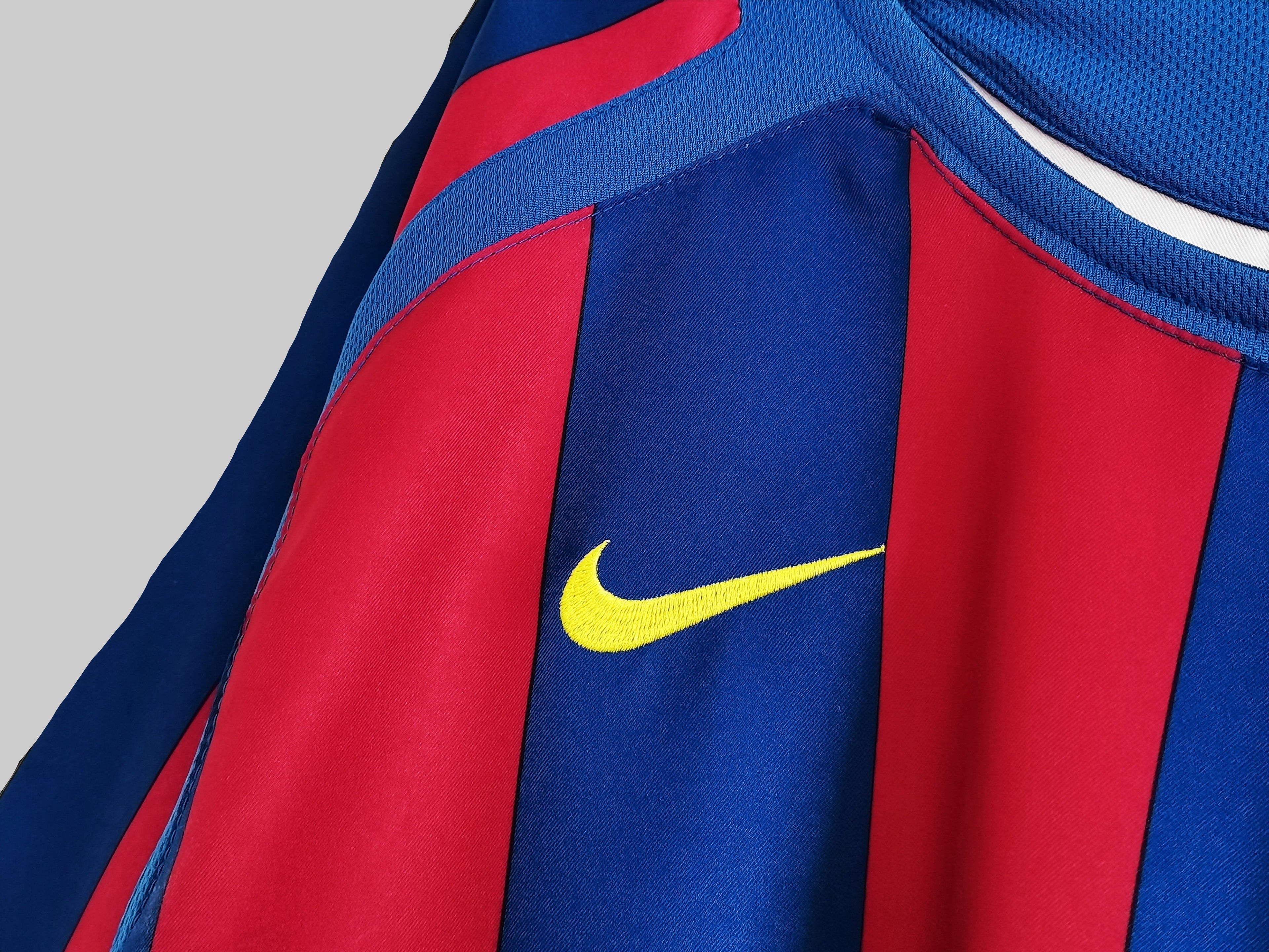 FC Barcelona retro home shirt 2005-06