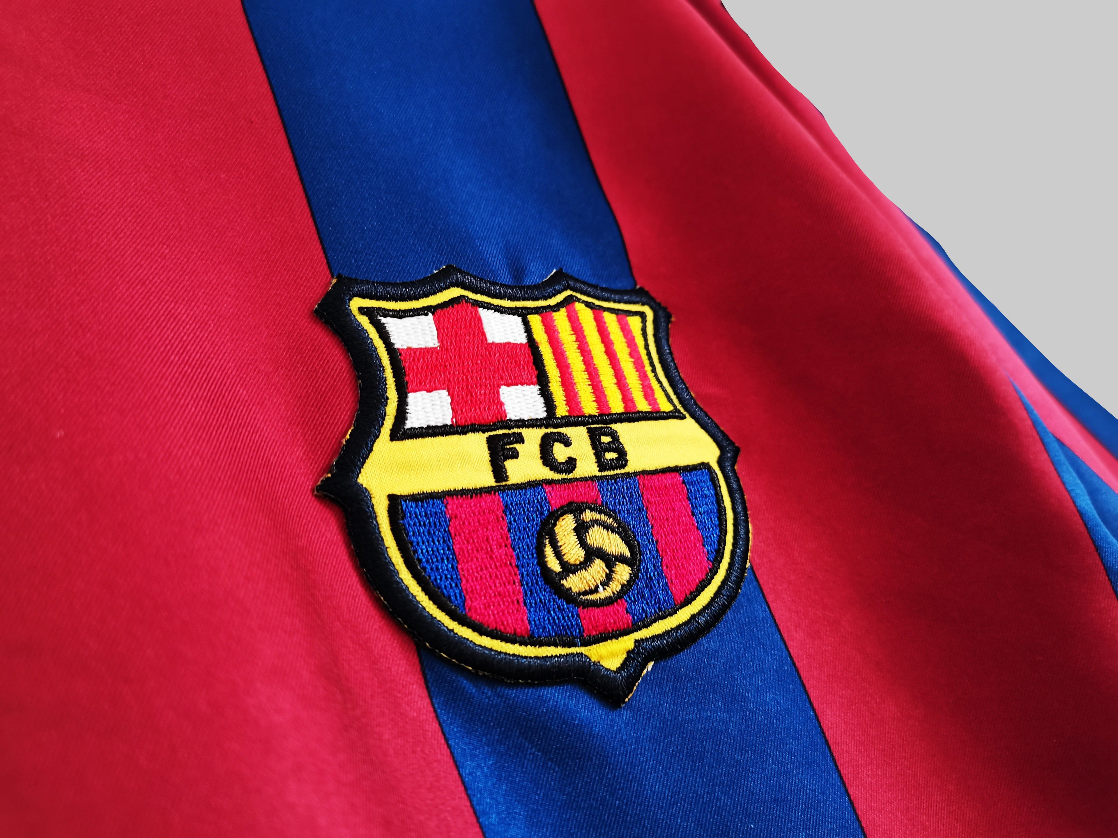 FC Barcelona retro home shirt 2005-06
