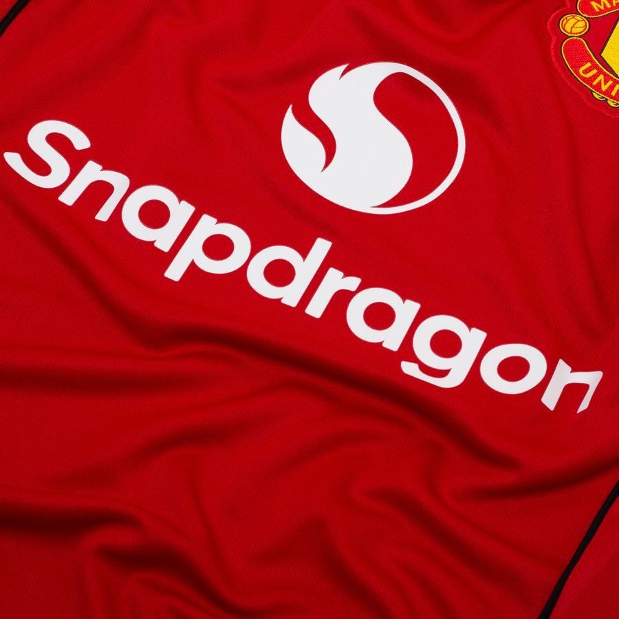 Manchester United home shirt 2025-26