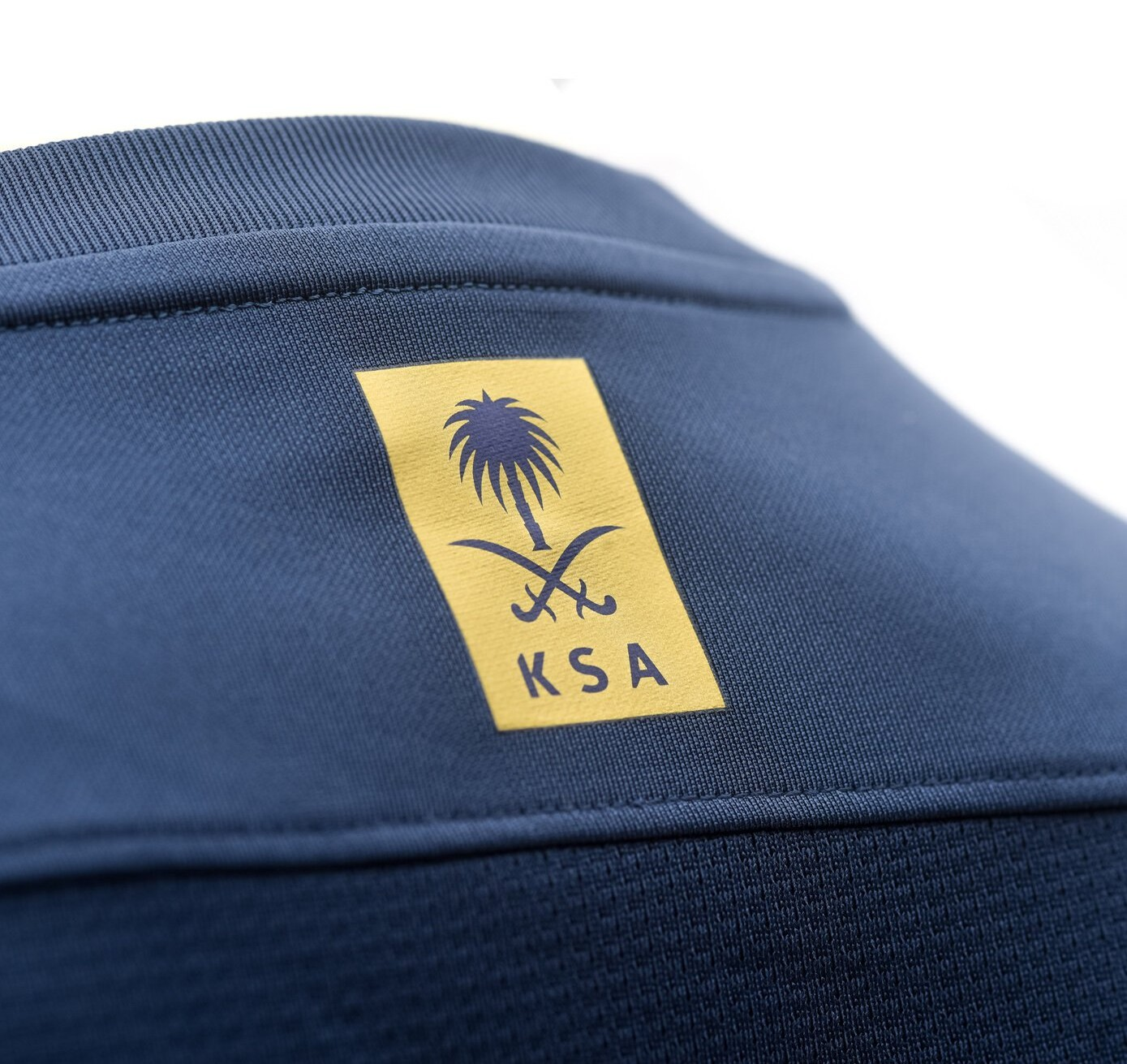 Al Nassr away shirt 2023-24