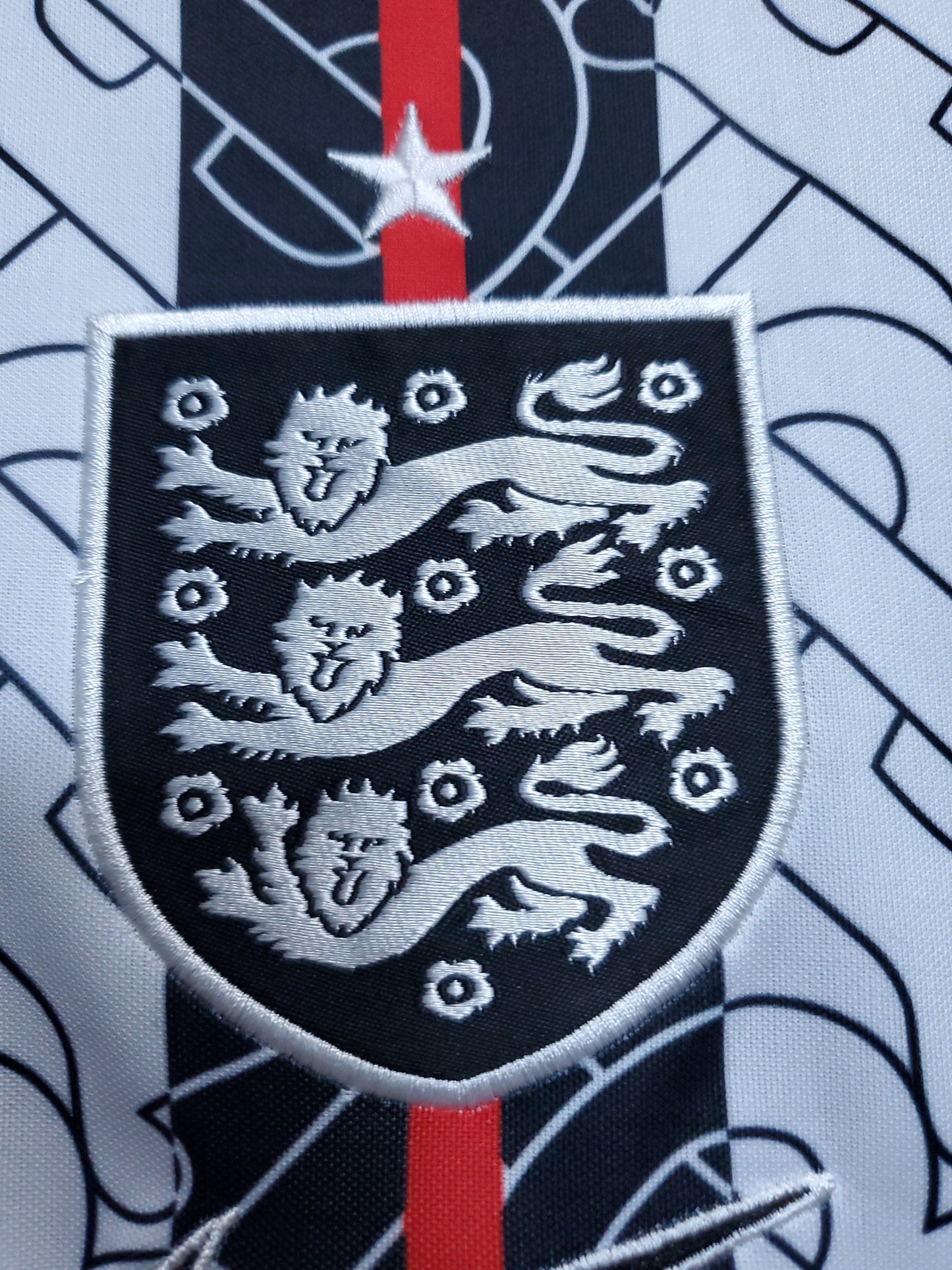 England x Burberry Special Shirt 2022/23